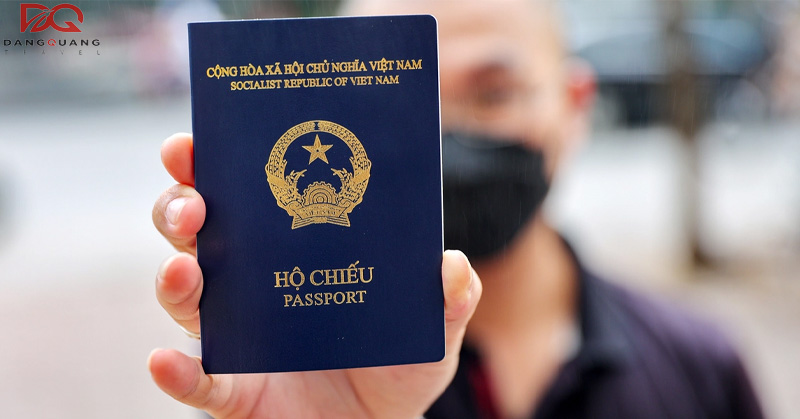 ho-chieu-con-han-1-nam-co-doi-duoc-khong