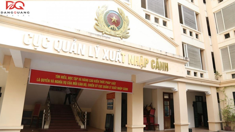phong-quan-ly-xuat-nhap-canh-ca-ha-noi-1