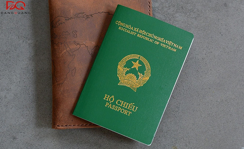 Hộ chiếu gốc còn hạn tối thiểu 6 tháng